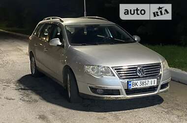 Універсал Volkswagen Passat 2010 в Кореці