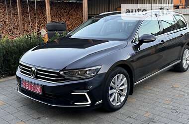 Универсал Volkswagen Passat 2019 в Звягеле