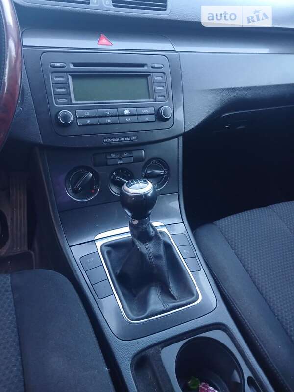 Седан Volkswagen Passat 2005 в Чернігові