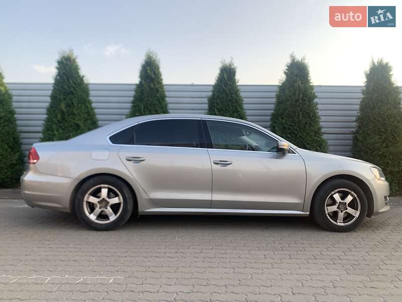 Седан Volkswagen Passat 2013 в Львові