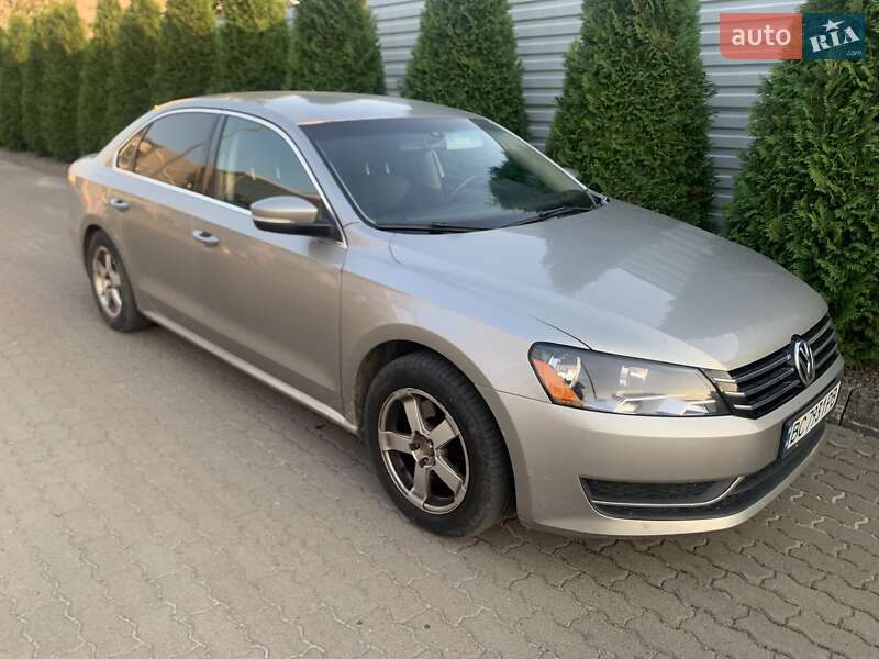 Седан Volkswagen Passat 2013 в Львові