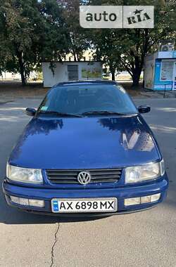 Седан Volkswagen Passat 1996 в Харькове