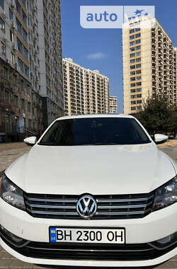 Седан Volkswagen Passat 2012 в Одессе