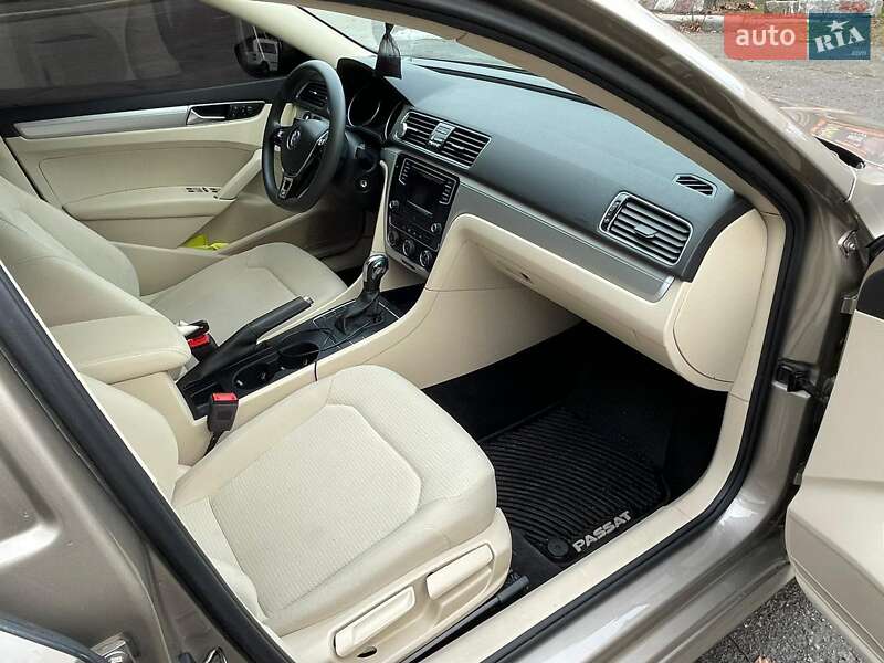 Седан Volkswagen Passat 2017 в Киеве