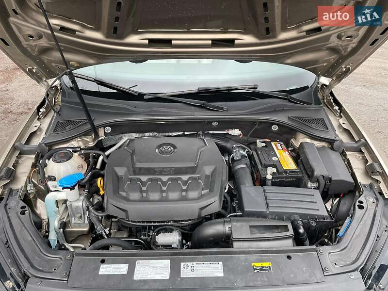 Седан Volkswagen Passat 2017 в Киеве