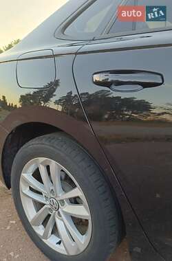 Седан Volkswagen Passat 2020 в Славутиче