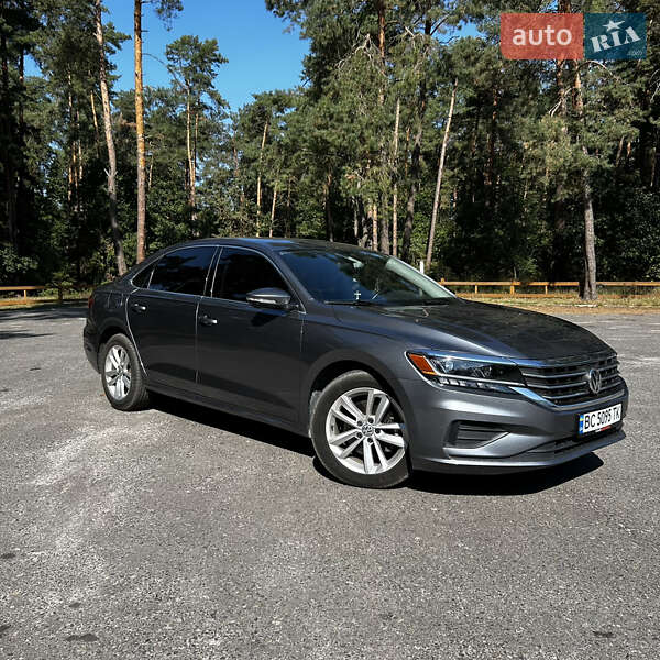 Седан Volkswagen Passat 2020 в Жовкве