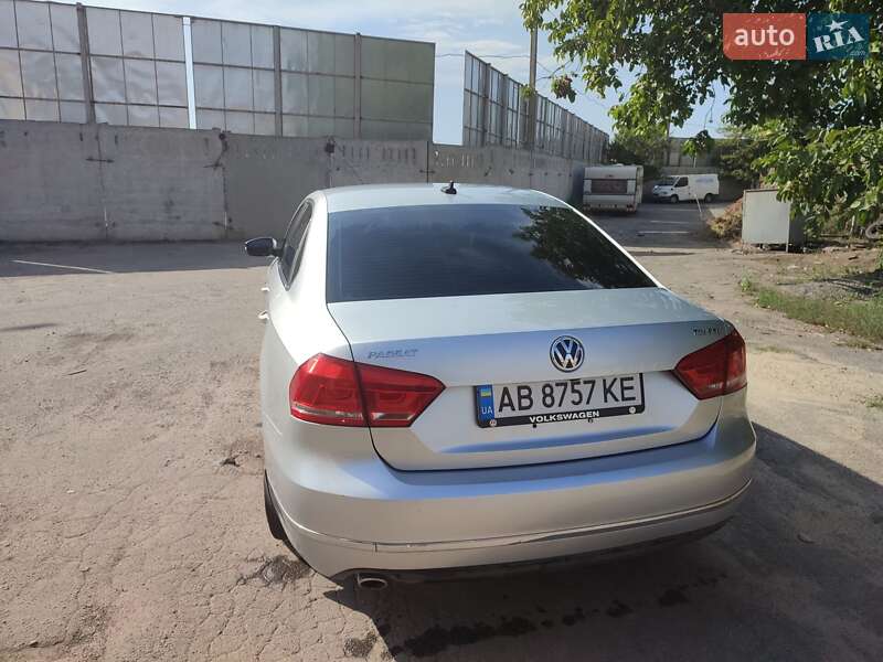 Седан Volkswagen Passat 2013 в Виннице