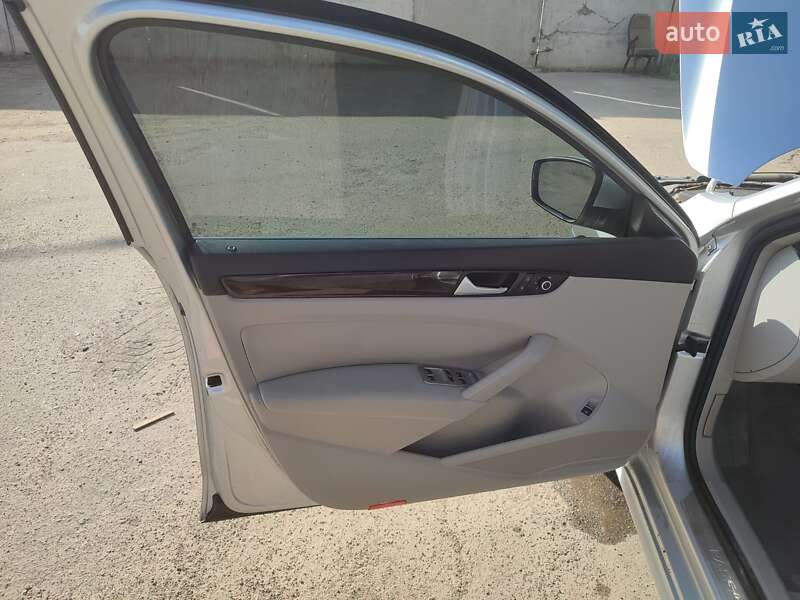 Седан Volkswagen Passat 2013 в Виннице