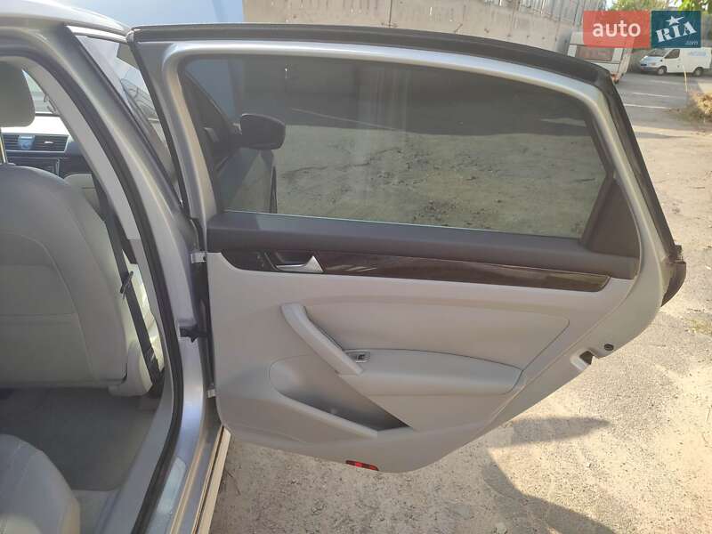 Седан Volkswagen Passat 2013 в Виннице