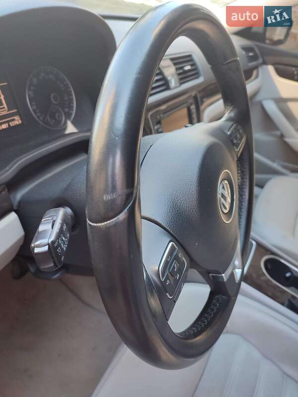 Седан Volkswagen Passat 2013 в Виннице