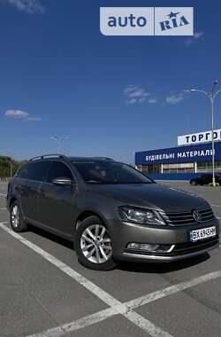 Універсал Volkswagen Passat 2013 в Кам'янець-Подільському