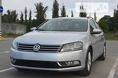 Універсал Volkswagen Passat 2013 в Кам'янець-Подільському