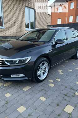 Універсал Volkswagen Passat 2017 в Хмельницькому