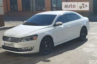 Седан Volkswagen Passat 2013 в Харкові