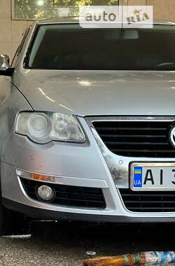 Седан Volkswagen Passat 2010 в Києві