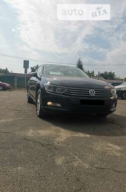 Седан Volkswagen Passat 2018 в Києві