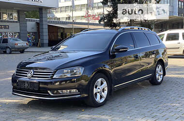 Универсал Volkswagen Passat 2011 в Черновцах