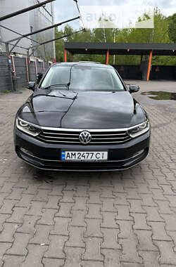 Седан Volkswagen Passat 2018 в Житомирі