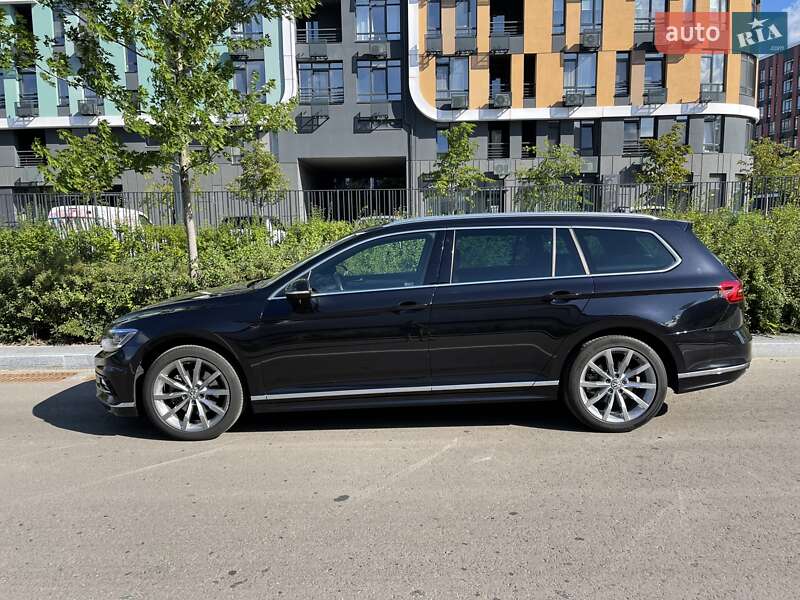 Универсал Volkswagen Passat 2018 в Киеве