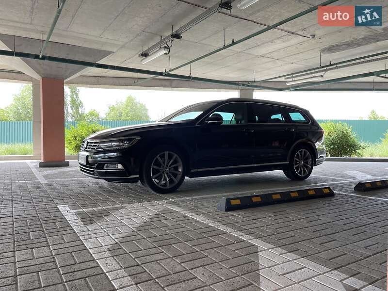 Универсал Volkswagen Passat 2018 в Киеве