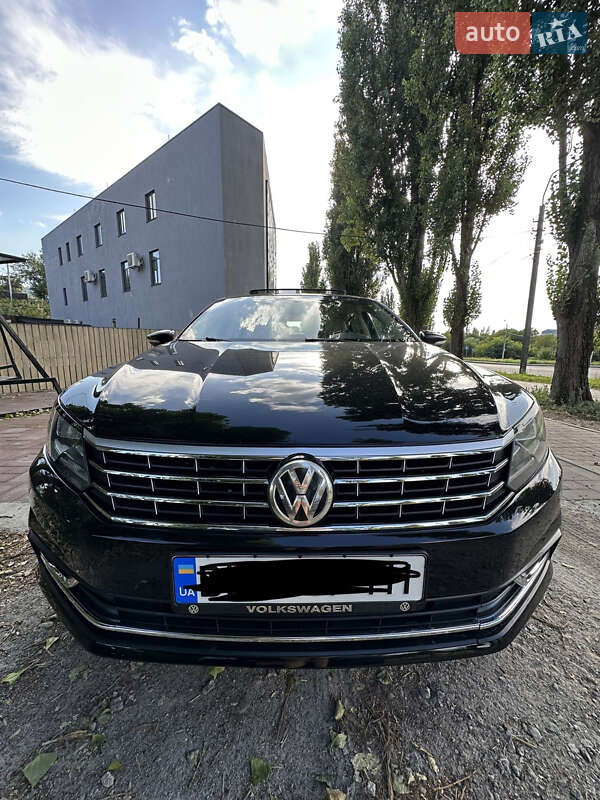 Седан Volkswagen Passat 2016 в Рівному