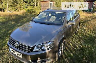 Универсал Volkswagen Passat 2011 в Коростене