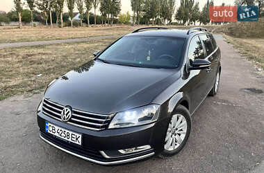 Универсал Volkswagen Passat 2012 в Тростянце