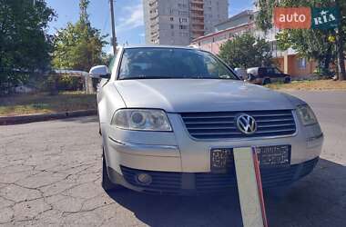 Універсал Volkswagen Passat 2004 в Житомирі