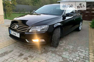 Седан Volkswagen Passat 2014 в Львові