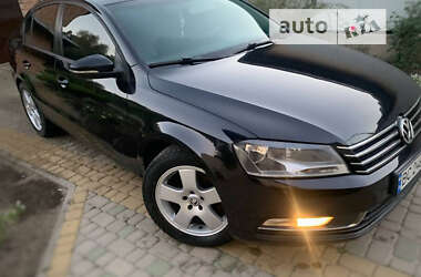 Седан Volkswagen Passat 2014 в Львові