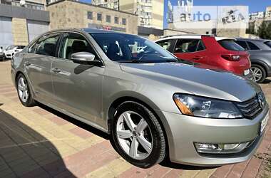 Седан Volkswagen Passat 2013 в Києві