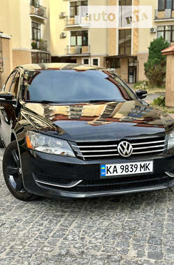 Седан Volkswagen Passat 2012 в Киеве