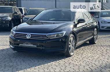 Седан Volkswagen Passat 2015 в Мукачево