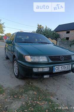 Седан Volkswagen Passat 1995 в Герці