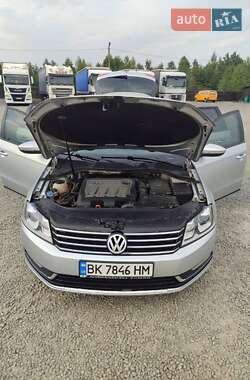 Универсал Volkswagen Passat 2012 в 
