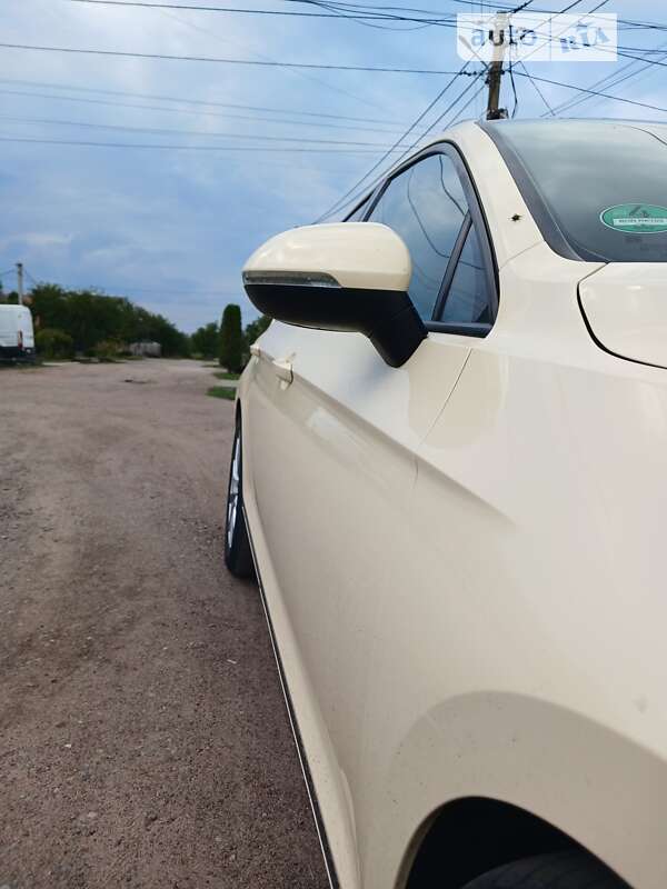 Универсал Volkswagen Passat 2017 в Житомире