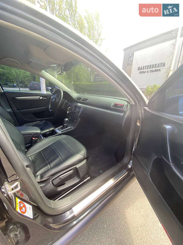 Седан Volkswagen Passat 2011 в Запорожье