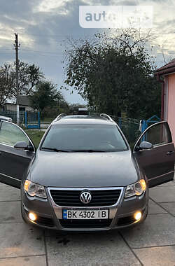 Универсал Volkswagen Passat 2008 в Ровно