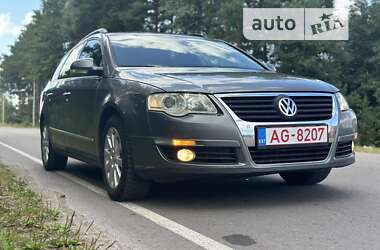 Універсал Volkswagen Passat 2006 в Рокитному