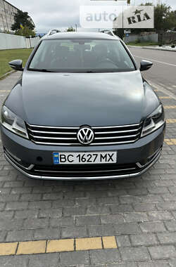 Універсал Volkswagen Passat 2012 в Львові