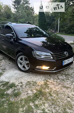 Универсал Volkswagen Passat 2011 в Тернополе