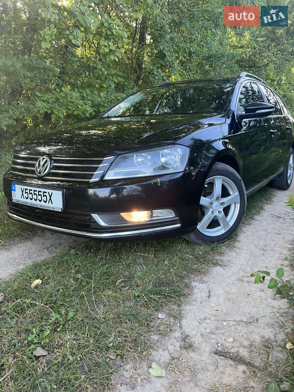 Універсал Volkswagen Passat 2011 в Тернополі