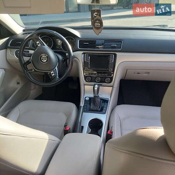Седан Volkswagen Passat 2018 в Новояворовске
