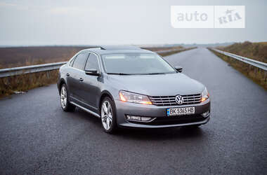 Седан Volkswagen Passat 2013 в Рівному