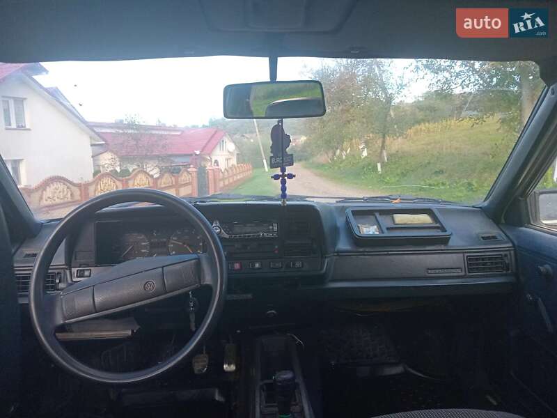 Універсал Volkswagen Passat 1988 в Нижніми Станівцями