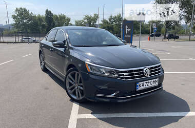 Седан Volkswagen Passat 2017 в Києві