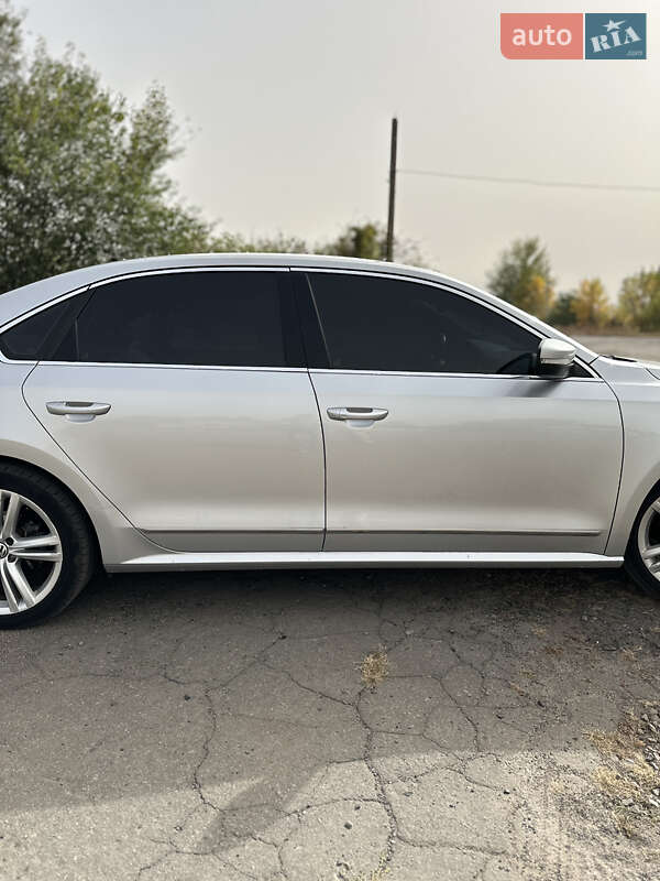 Седан Volkswagen Passat 2014 в Полтаве