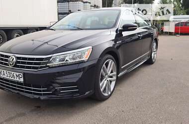 Седан Volkswagen Passat 2016 в Киеве