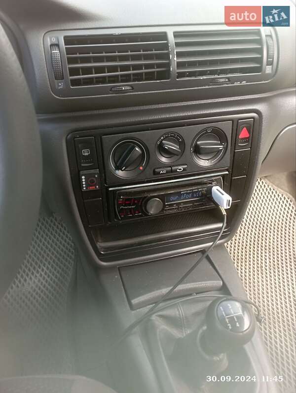 Седан Volkswagen Passat 2004 в Погребище